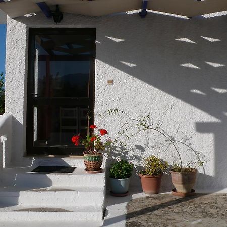 Stefanos Garden Apartamento Arménoi Quarto foto